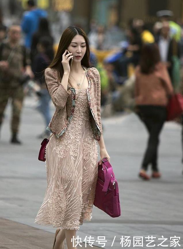 美丽|女性独有的魅力仅靠一件花瓣裙就可以展示,温柔的一面很美丽