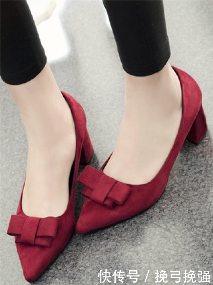 提升女人气质的最快途径:穿上别致时尚高跟鞋,走出你的风采!