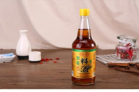 炖猪肉时,调料越少越好,牢记“3放1不放”肉香味浓,没腥味