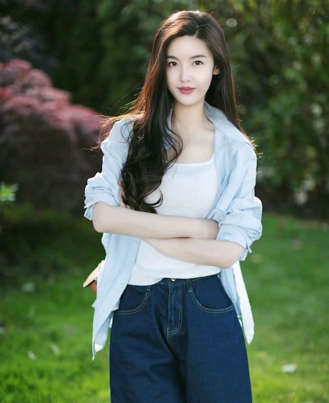 搭配|想要穿出高级感，选择的服装款式就要有特点，需要合理搭配