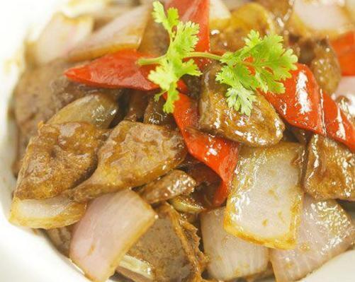 泡菜肉末豆腐,香辣鸡爪鹌鹑蛋,小炒牛肉,爆炒猪肝的做法