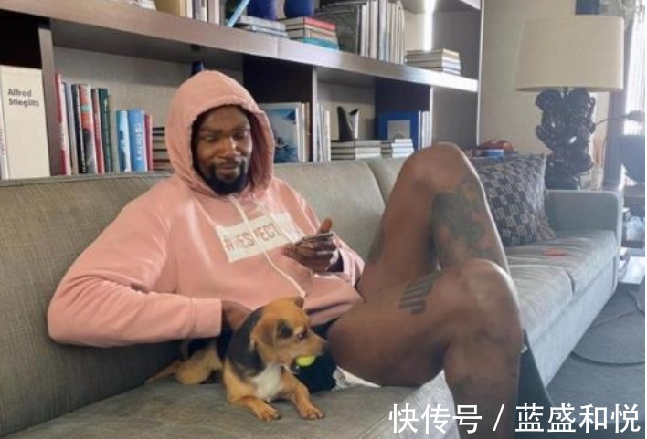 超模|同样形象邋遢，贝弗利找到超模女友，为何杜兰特却无人搭理！