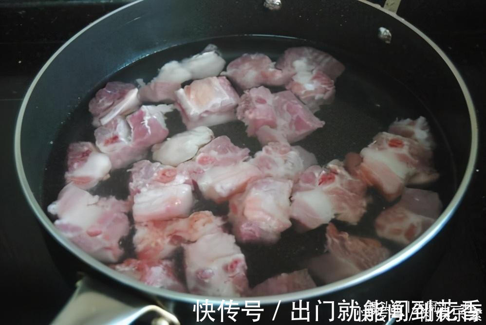 炖排骨时，切忌这3点，难怪腥腻不好吃，你还不知道吗