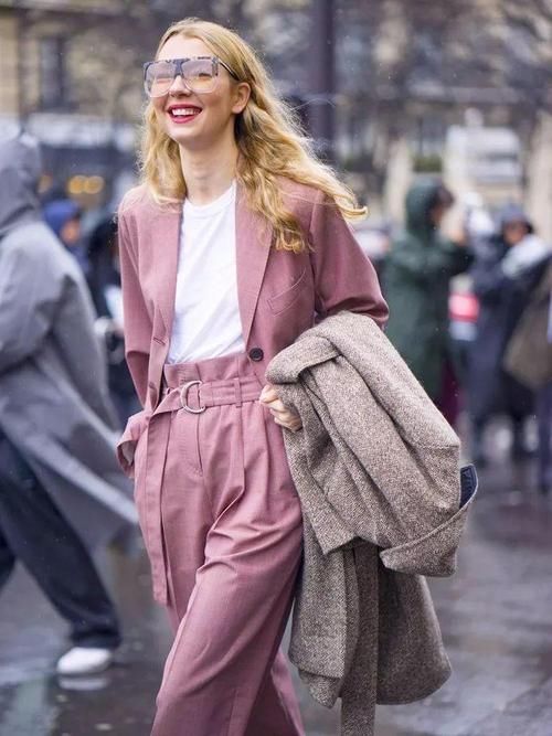 都年初五了还穿大红色？尝试这几种“衍生色”，避免单调更显高级