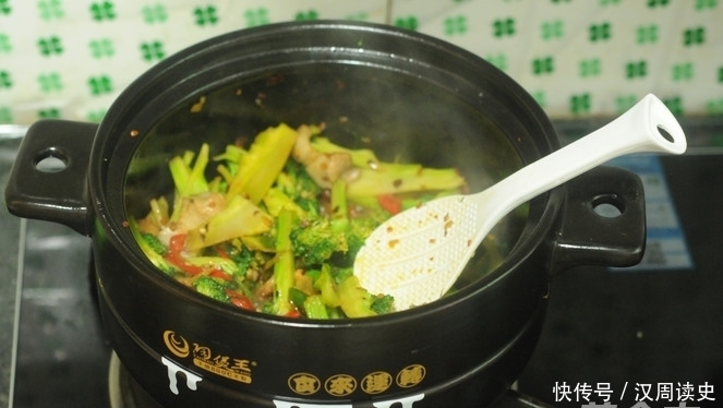 建议中年女性:上了年纪要常吃这菜,营养不比牛奶差,身体好