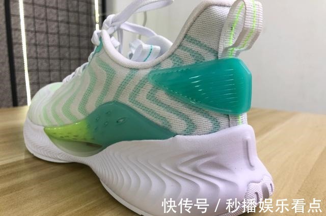 tpu 超火的国产跑鞋，透气王者特步——氢风4.0