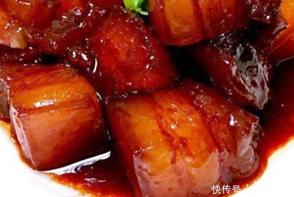 火红的嫩肉和诱人的香味撩人心弦,那种欲罢不能,流口水的香,馋