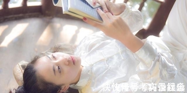 诗人|不知名诗人漂泊在外,思乡心切在墙上写下一首诗,惊艳了千古