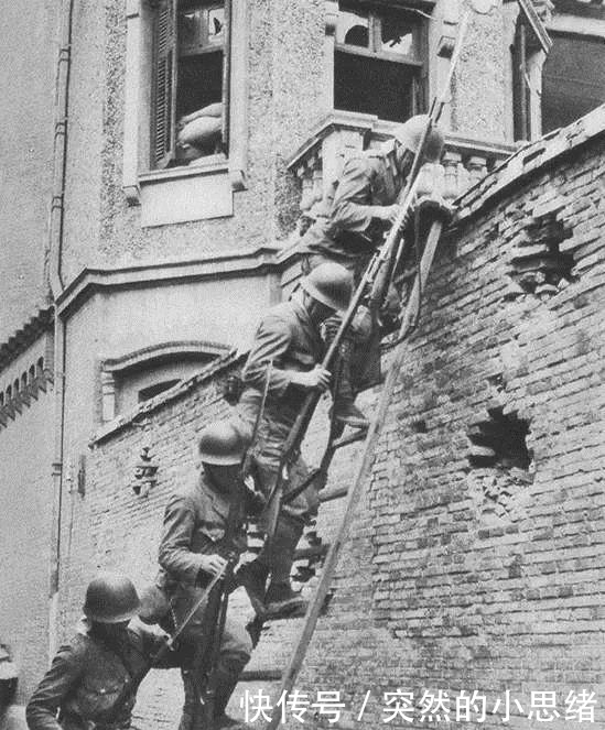 鬼子|日本鬼子真实老照片：穿裤衩鬼子太猥琐，图四是鬼子最终的归宿！