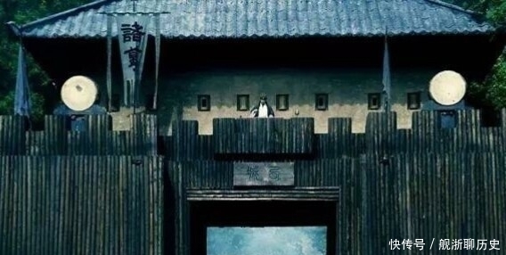 上演|诸葛亮上演“空城计”，为何要让4个人在门前扫地？别想的太简单！