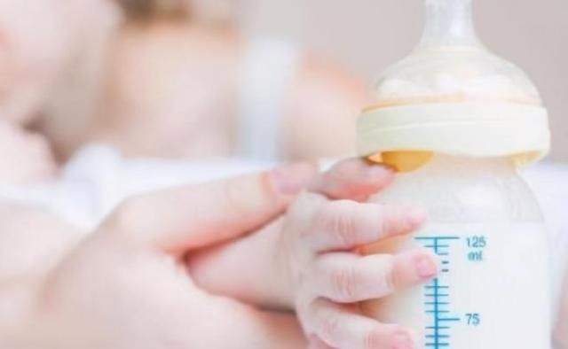 奶粉|夏季给宝宝泡奶有讲究:到底用温热水还是凉白开,妈妈内心要有数