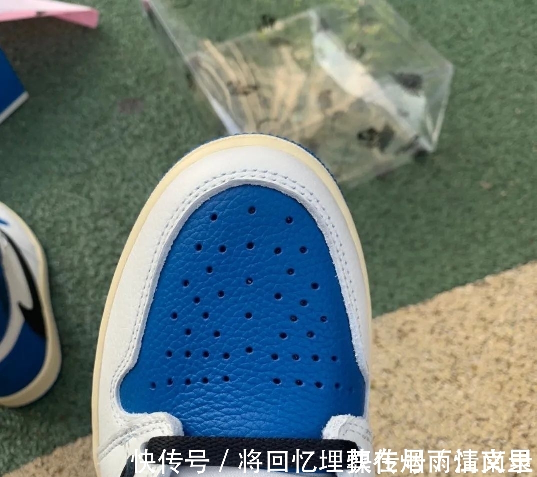 正品 藤原浩倒钩闪电aj1最强横向对比测评 中底拉邦皮料剪裁差的是正?