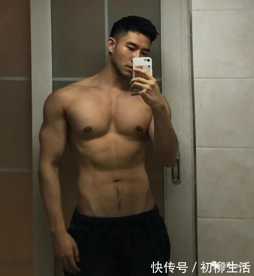 肌肉|185cm肌肉男模走红,雄性荷尔蒙让网友不淡定了