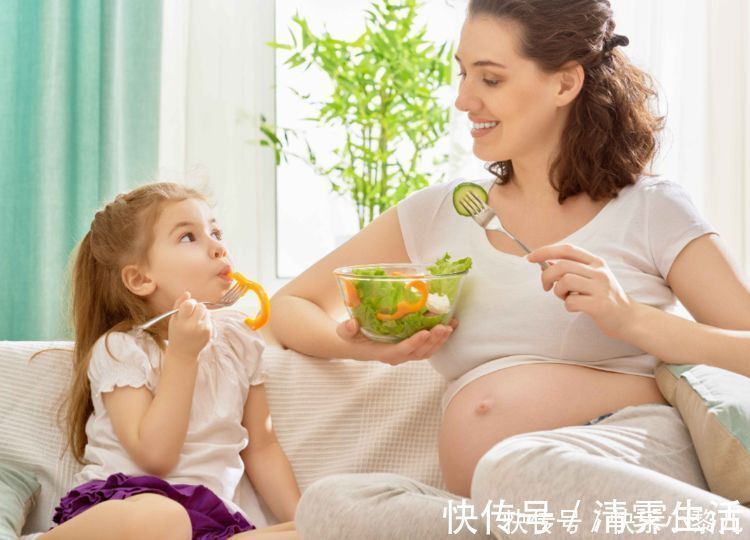 膳食纤维|怀孕期间该怎么吃水果？孕妇要避免成为“糖妈妈”，饮食需多注意