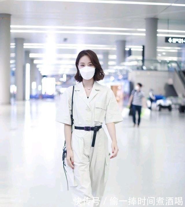 西装裤 不懂“小白裤”请别乱穿,它的最美搭配在这里,高级洋气又显气场