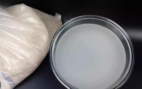 骨头|盆养君子兰,7天浇一次臭水,保管网格叶油绿、开花多