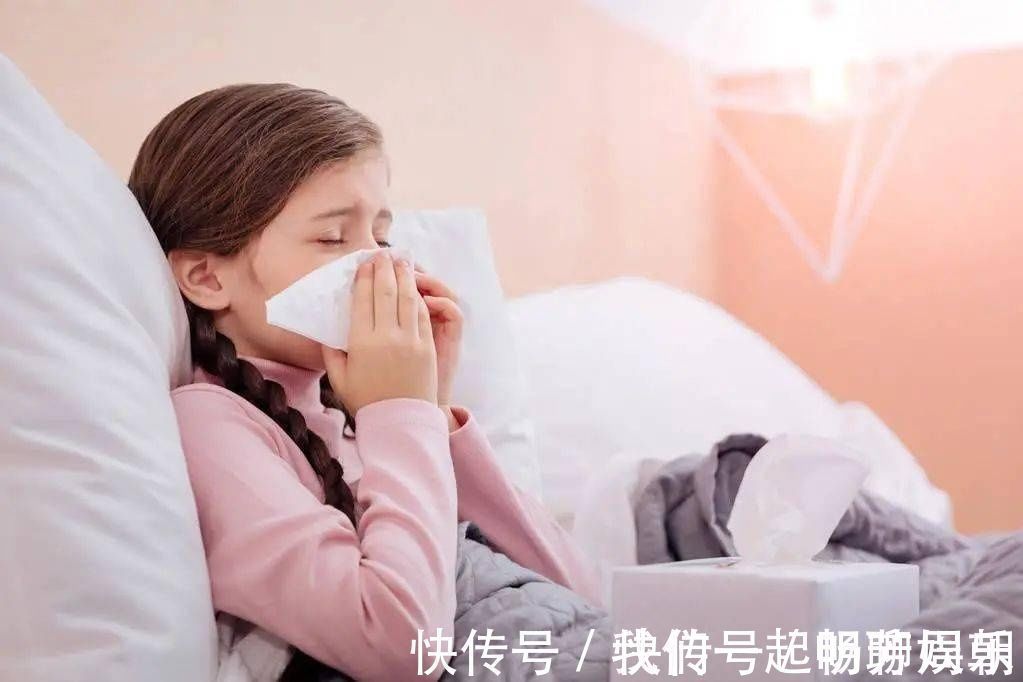 鱼虾蟹类|孩子打喷嚏发烧应该怎么照顾?这些护理方式你学会了吗?