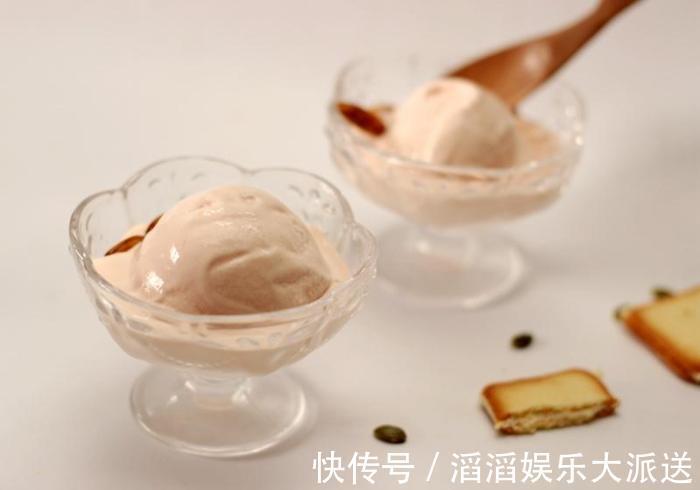 西瓜吃了几十年,如此做法第一次,女儿一口一感叹夏天真好!