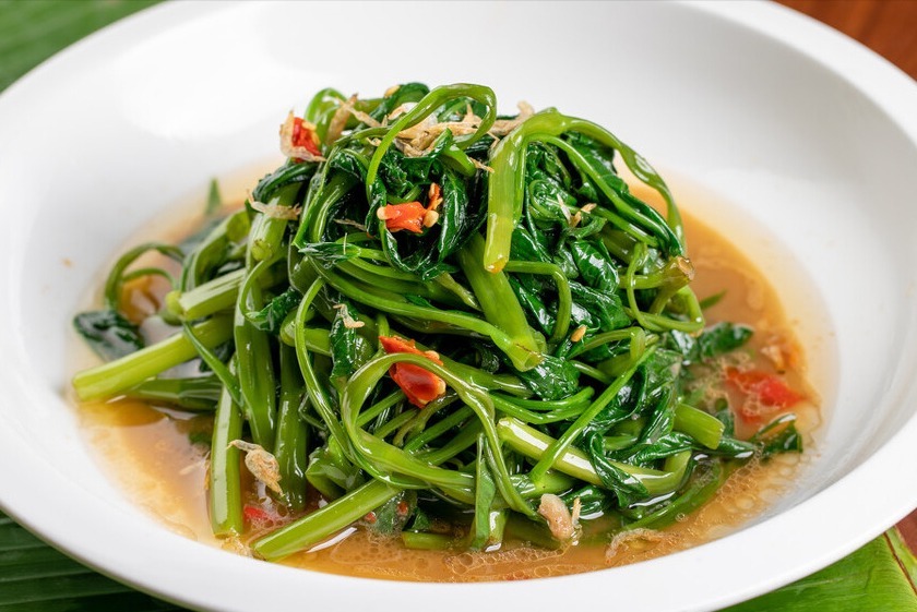 大厨|为何你炒空心菜总发黑原来不能直接下锅,大厨教你2个窍门