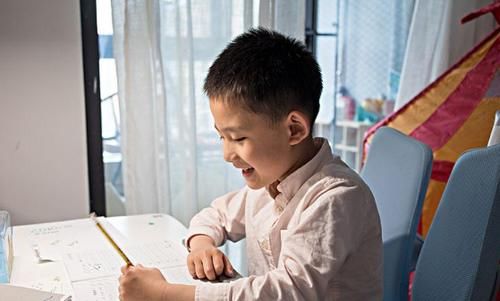 小学生作文《孤独》走红网络，字数不多，却把孤单表现得淋漓尽致