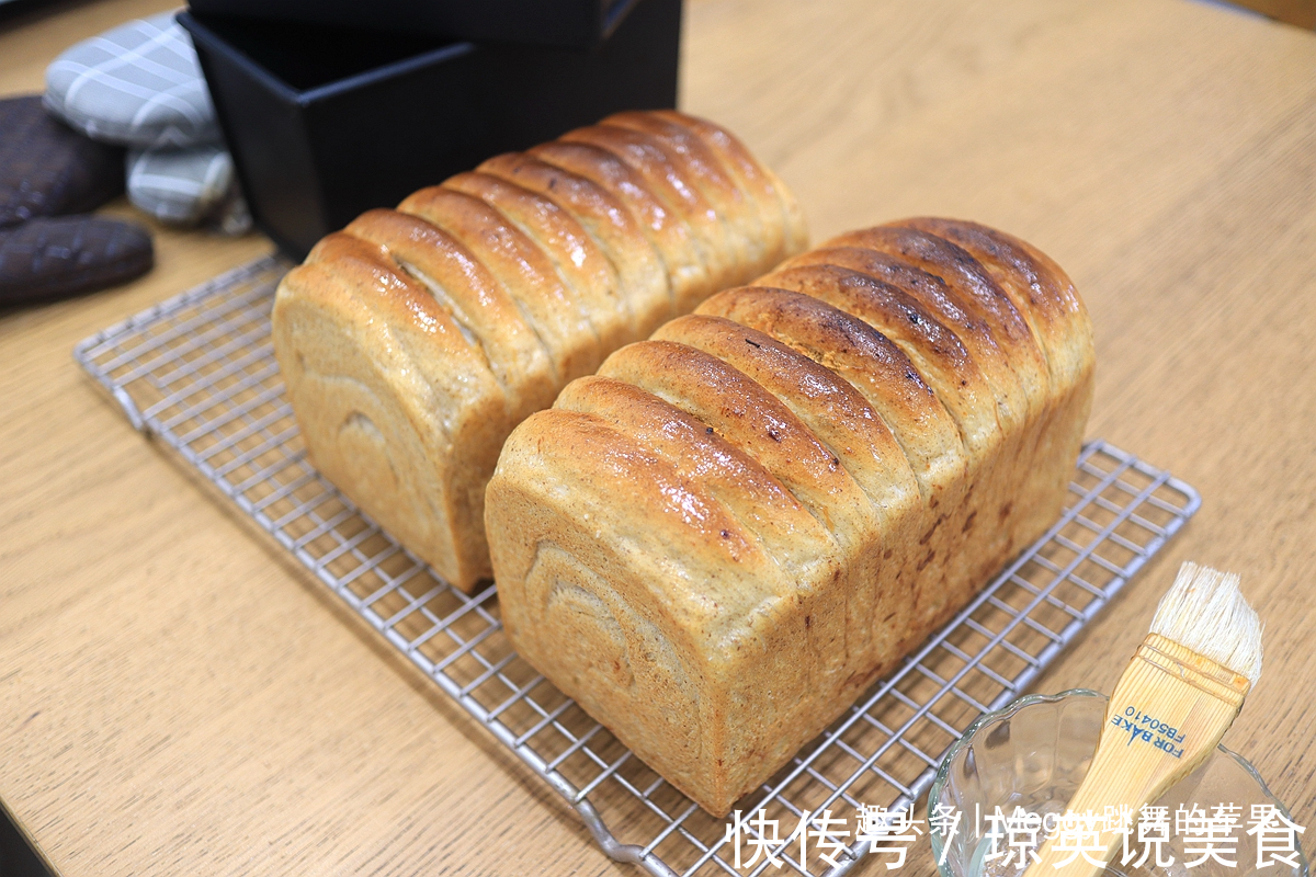 早餐黑全麦面包做得真棒,营养美味又解馋,一点儿不比白面包差