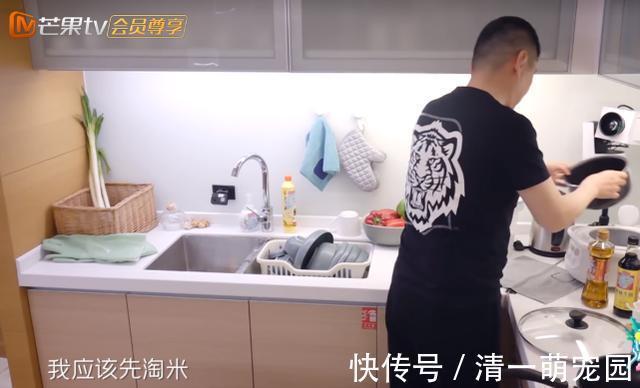 霸道總裁|蔣勤勤家小地板還臟亂,秦海璐家大又干凈,幸福背后是老公的差距