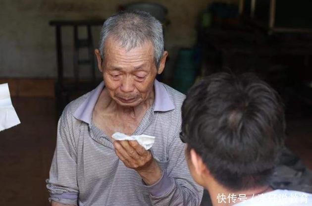 长辈|爷爷逗孙子不叫爷爷就别来,4岁孩子的回答,让老人红了眼眶