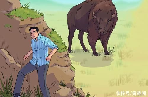 小伙河边钓鱼!突然上面掉下个东西，扭头一看，险些丧命