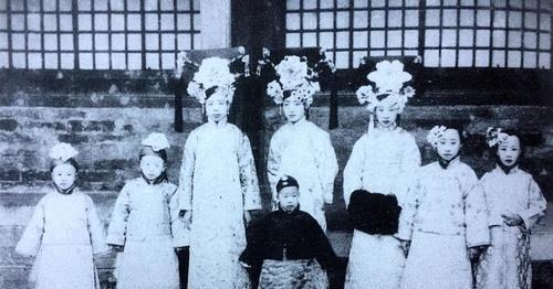 爱新觉罗|老照片爱新觉罗家族的王爷、格格们！