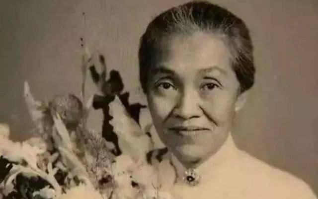 她一生未婚,没有一儿一女,为何被称为“中国最伟大的母亲”