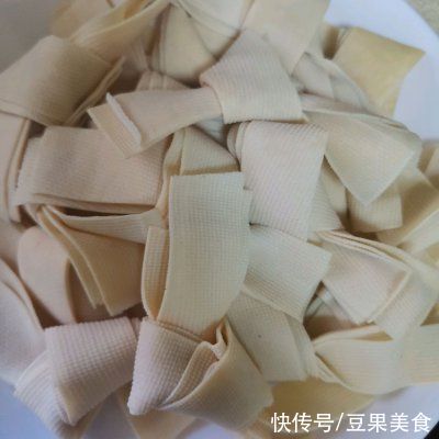 鲜美|#不容错过的鲜美滋味#红烧鸡爪加干豆腐结