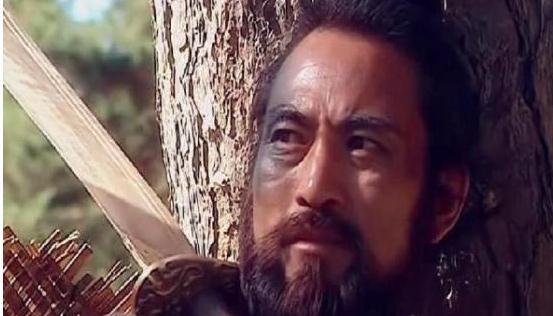 武松#水浒中锋利度第一的兵刃是哪个?斩将全是两段,杨志的刀只排第三