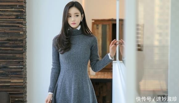 孙允珠高清美图:麻纹高领蓝灰色甜美针织裙!
