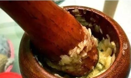 溶液|家中养花,这5毛钱的小东西别乱丢,能让花蹿到2米高,你知道了吗