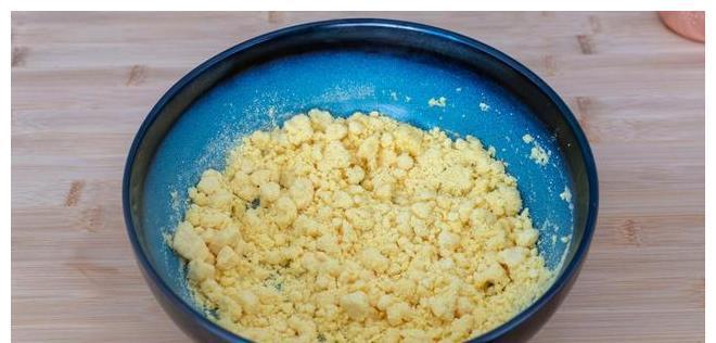 好吃|玉米面这样做才好吃，比包子油条简单，比面包香，出锅全家抢着吃