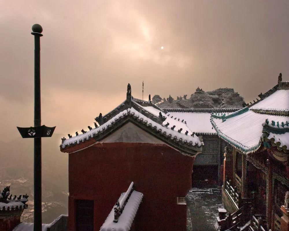 风雪|风雪武当山,仙境藏玄机!大雪封山时,道人、隐士都在干什么!