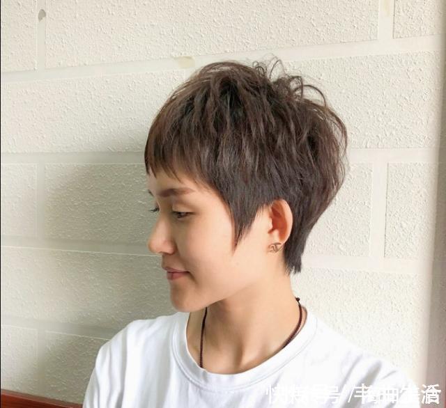 梓墨|剪这样的漏耳超短发,简直不要太美,气质提升了一大截,还很时尚