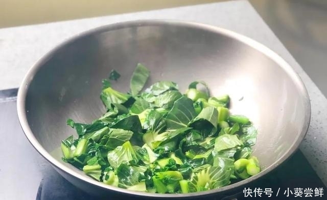 家常炒方便面，味道果然不一样，比用开水泡有营养多了