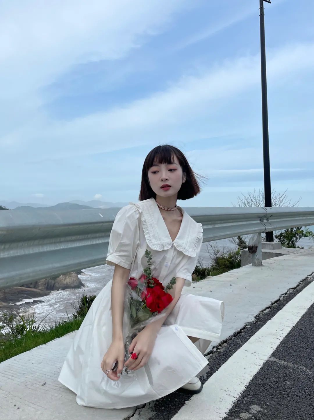 夏梦|忘了高跟鞋吧！小个子穿连衣裙配平底鞋，气质又好看