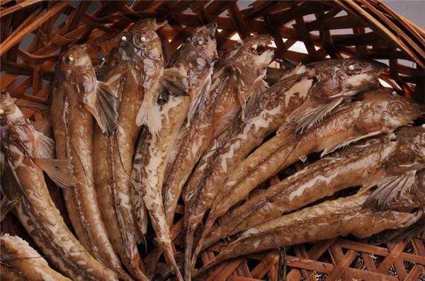 只能|在潮汕有一种海鱼,土名叫鸡腿鱼,做好以后汤腥肉鲜,只能吃鱼肉