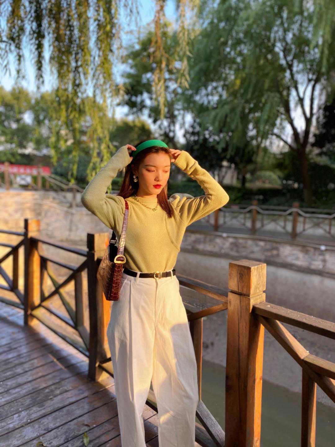 宽松|被法式惊艳了,秋冬还能这么穿?太真实自然了