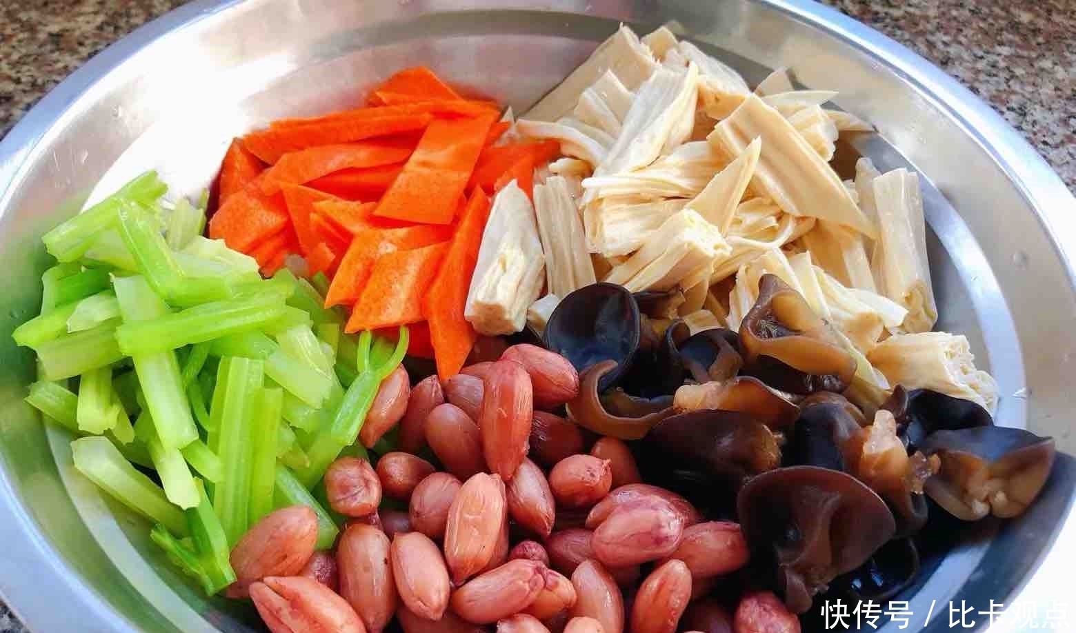 腐竹最“忌讳”直接用水泡,有很多人都不懂,难怪是外烂里硬!