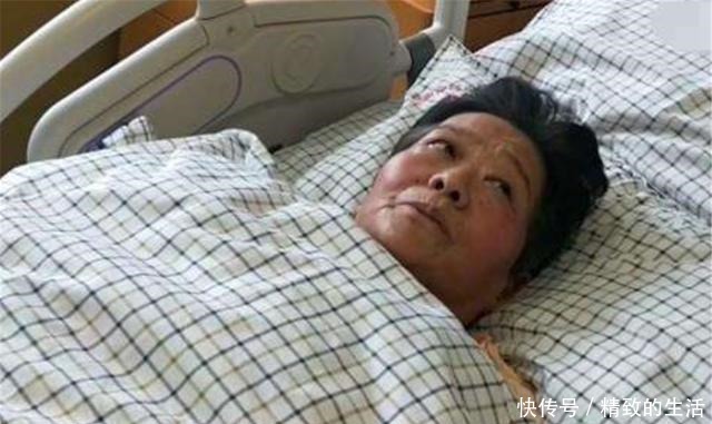 67岁老太生娃后续女儿已断绝关系,一家人却“其乐融融”!