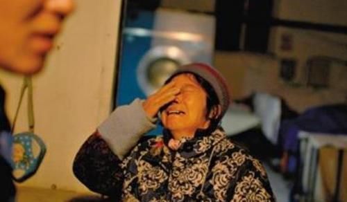 小贾|奶奶坚持那样给孩子吃饭，终把孩子喂“残了”，医生怒斥太无知