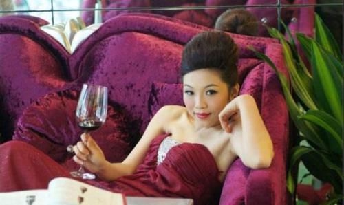 女性何时绝经最好若在一个年龄段才绝经，值得恭喜，保养的不错