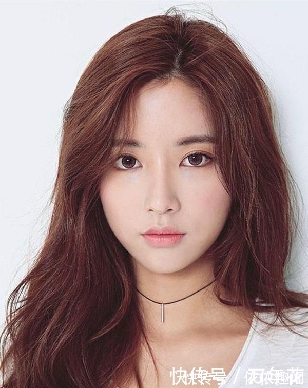 发色 春节发型如何搭配色彩来刷新自己?20款热门发色让你轻松做决定