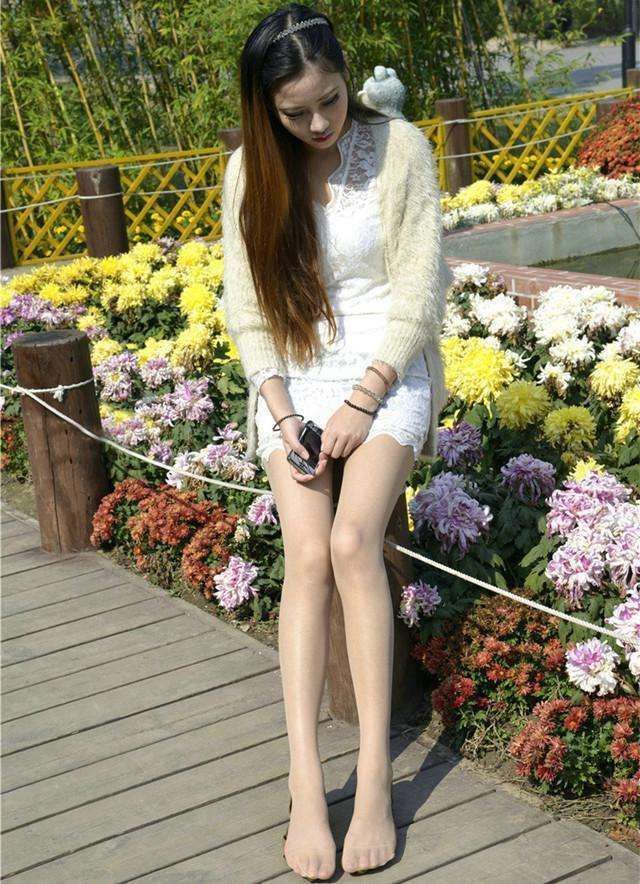 街拍：成熟的女人这样搭配，具有浓浓女人味