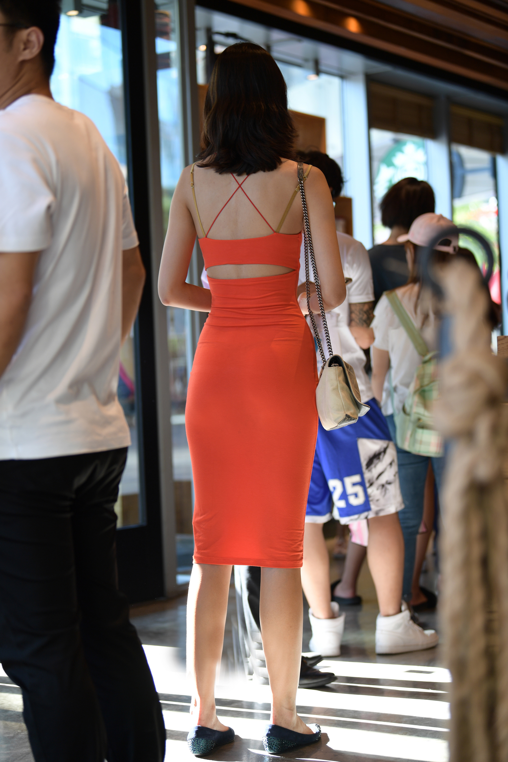 啥样|时尚街拍这得是啥样人能娶的媳妇,要不要这么美呀