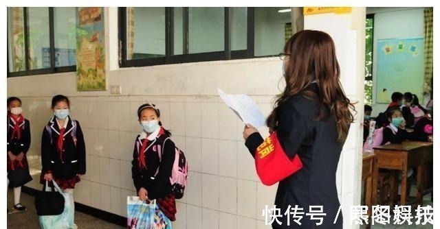 宝妈|孩子姓“伍”,上课老师从不点他名,老师为难:一点名全班就笑