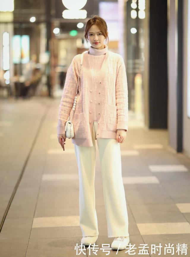 30岁的女人难逃身材丰腴, 穿搭注重“少女感”, 高挑显瘦有朝气